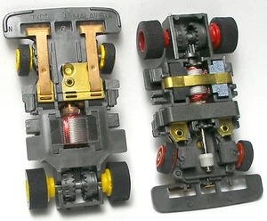 2 Stück 1991 Tyco TCR Red & Yellow Wheel WIDE Slotless Car Chassis Left+Right Lane - Bild 1 von 3
