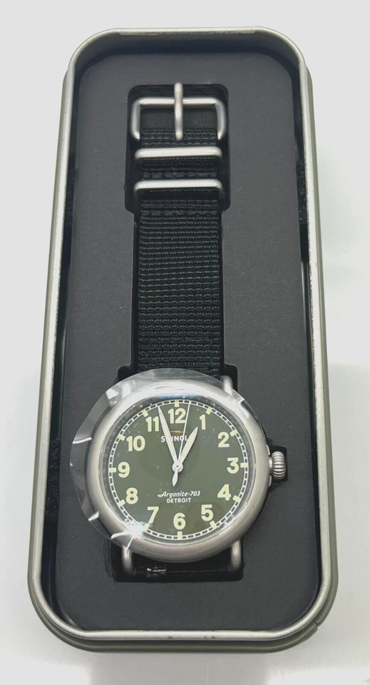 Relógio Shinola Runwell 41mm mostrador verde pulseira de náilon preta S0120247278 - Imagem 1 de 1