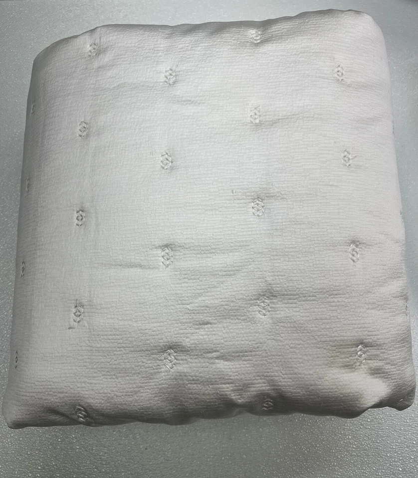 Hudson Park Collection Nouveau Queen Coverlet “92in X 96in” Marfil Usado Foto 1 de 4