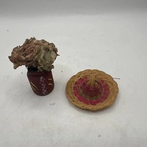 Dollhouse Miniature Southwest Design Pottery Mix Lot Hat Sombrero Vtg Craft Vase - Bild 1 von 6