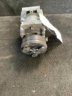 Compresor de aire acondicionado FORD ESCORT 97 98 99 00 01 02 Foto 1 de 4