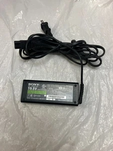Genuine Sony AC Adapter VGP-AC19V41 19.5V-4.7A/Sony VAIO - Picture 1 of 9