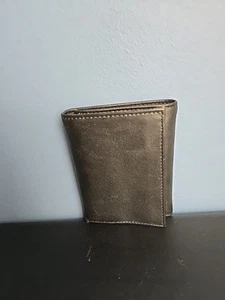 Black Genuine Leather Men's Trifold Wallet - Picture 1 of 6