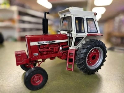 1/16 International Harvester Farmall 856 Precision Elite Series Tractor NO BOX - Image 1 of 3