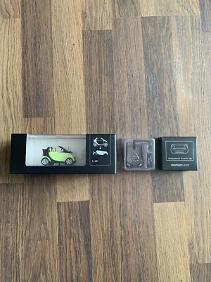 RARE MERCEDES SMART FORTWO (450) STREAM GREEN 1:43 MINICHAMPS (DEALER MODEL) - Image 1 of 2