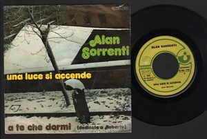 7" ALAN SORRENTI UNA LUCE SI ACCENDE / A TE CHE DORMI 1973 HARVEST PROGRESSIVE - Picture 1 of 1