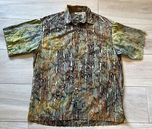 TravelSmith Men's Tribal Vibe Hawaiian Button Shirt Size L Short Sleeves Vibrant