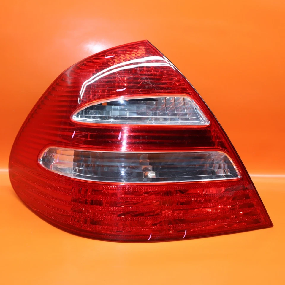 Piloto trasero izquierdo mercedes benz e320 2003 2004 2005 2006 a2118200364 oem Foto 1 de 4