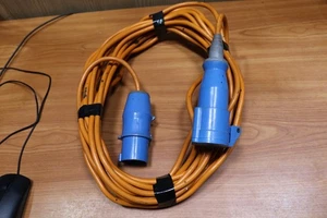 PLOMO EXTENSIÓN CARAVANA NARANJA 15M 240V CON ENCHUFE Y ENCHUFE 16A CONEXIÓN CAMPING - Imagen 1 de 4