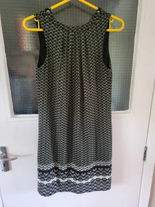 H&M sleeveless crepe summer shift dress size 8 pleated cutout holiday boho retro - Picture 1 of 17