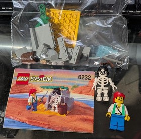 LEGO Pirates: Skeleton Crew (6232) 100% Complete W/ Instructions. No Box.