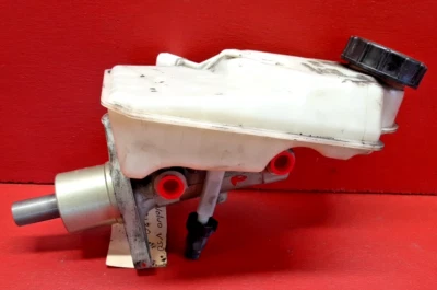 Volvo V50 S40 C70 C30 2004-2013 cilindro maestro de freno y depósito 033508-86551 Foto 1 de 4