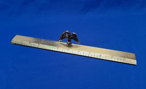 Bonito pisapapeles de escritorio patriótico regla de latón pesado vintage con águila regla de 12" - Imagen 1 de 10