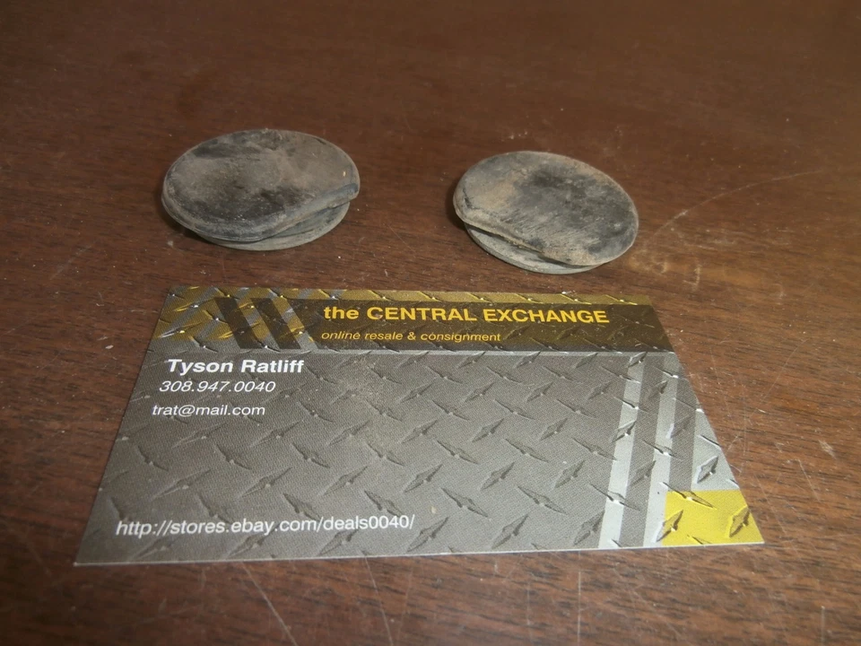 77 Yamaha DT400 DT 400 Vintage Borracha Conjunto de Tampa Plugue Lateral Estoque OEM Bom - Imagem 1 de 1