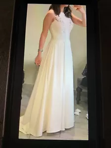 Wedding Gown Off White Size 6-8 - Picture 1 of 14