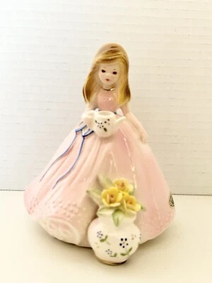 Josef Originals Serie “Rose Garden” Niña En Regadera Rosa Rosas Amarillas Foto 1 de 4