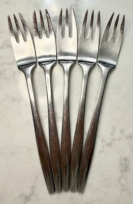 DANSK INT'L DESIGNS FINLANDIA 5 VARIACIÓN V HORQUILLAS PARA ENSALADAS DE 3 DIENTES 6-1/2" Foto 1 de 4