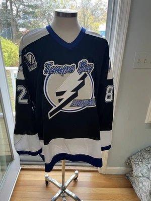 Camiseta deportiva de hockey Koho auténtica de Tampa Bay Lightning Sheldon Keefe New Jersey Devils Foto 1 de 4