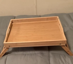 Ein Bett Tablett Tisch mit klappbaren Beinen Bambus Frühstück 16”x13”x2,5 mit Griffen - Bild 1 von 4