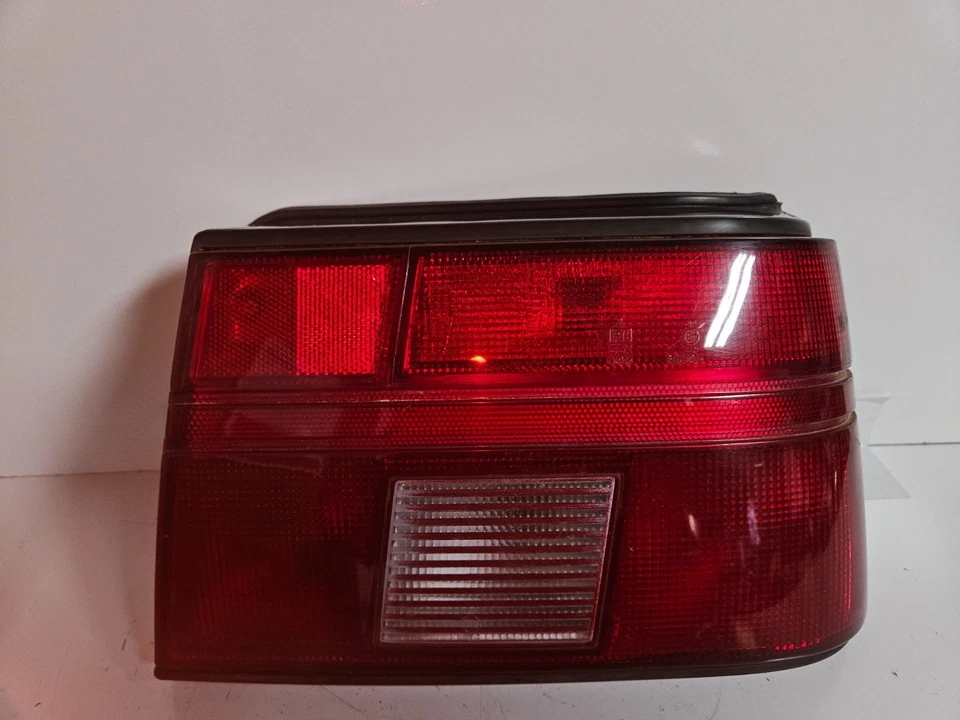 Luz trasera derecha del lado del pasajero HYUNDAI EXCEL 1992-1994 HTBK OEM, 166-58576 Foto 1 de 4