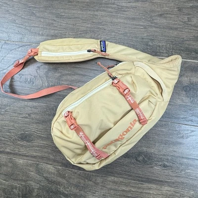 Bolso Bandolera Patagonia Atom Sling 8L Mountain Breeze Buttercup Amarillo Foto 1 de 4