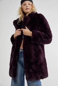 NEU FREE PEOPLE Gr. XS STELLA PLUCHE KUNSTFELL MANTEL JACKE X APPARIS ROT 375 $ - Bild 1 von 8