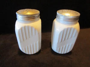 De colección. Juego de 2 cocteleras de vidrio de leche Anchor Hocking Vitrock acanaladas 5" H 1930 - Imagen 1 de 10