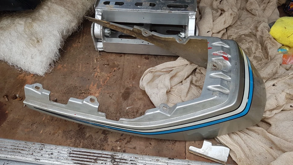 Yamaha XJ650 1981 4 KB ajuste del panel del asiento trasero Foto 1 de 4