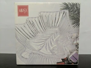 Mikasa Holiday Evergreen 8" Tree Bowl - Picture 1 of 5