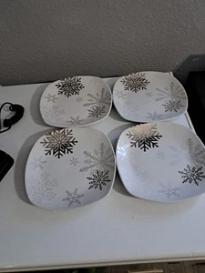 Oneida Silber Schneeflocke Salatteller 8,25 Zoll 4er Set Weiß Steinzeug Silbergrau - Bild 1 von 3