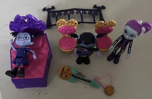 Lote de 10 piezas/muebles y figuras de casa B & B Disney Jr. Vampirina Scare - Imagen 1 de 7