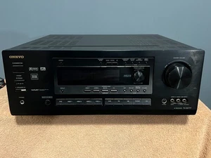 The Onkyo TX-DS777 is a 5.1-channel THX Select certified A/V receiver - Picture 1 of 7