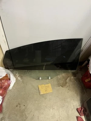 Hyundai Accent 2012-2017 puerta trasera derecha pasajero ventana vidrio usado Foto 1 de 4