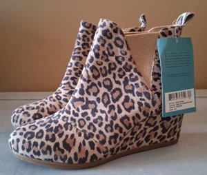 Toms Kelsey Damen-Bootie Keilabsatz Größe 8,5 wüstenbraun Leopardenmuster Wildleder neu mit Etikett - Bild 1 von 15