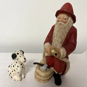 Bombero de madera tallada a mano vintage James Haddon Santa con Dalmation - Imagen 1 de 10