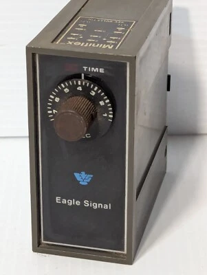 Eagle Signal DG102A3 Electronic Solid State Timer - Image 1 of 3
