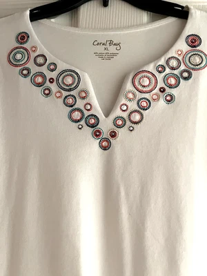 Coral Bay Women's XL Short Sleeve White w/ Embroidered Accents - Изображение 1 из 2