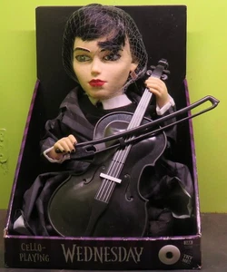WEDNESDAY ADAMS NUEVO 13" Musical Adams Violonchelo Tocando Halloween ORIGINAL - Imagen 1 de 4