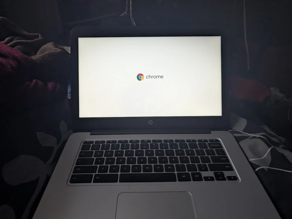 HP  14 G4 Chromebook, 16GB SSD, 4GB RAM, WiFi, , 14inch screen FREE SHIPPING - Image 1 of 4