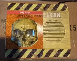 HALLOWEEN ZOMBIE ALARM SOUNDS & LICHTER SPUKGERÄUSCHE SENSOR BEWEGUNG NEU - Bild 1 von 5
