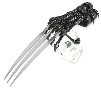 金刚狼风格骷髅爪刀匕首带手柄固定 3 刀片 - 5 色 Avail — 第 1/2 张图片