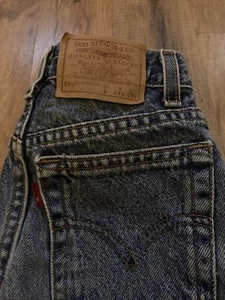 Vintage Levi’s 550 Regular Fit Denim Jeans Boys Size 9 Red Tab Black Batwing - Picture 1 of 13
