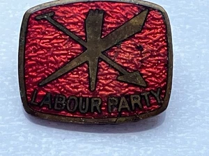Vintage Labour Party Enamel Pin Badge By Fattorini - Foto 1 di 4