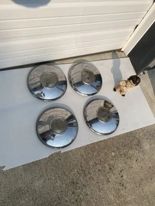1947-48 ROUGH Pontiac Streamliner Coupe Star Chief Dog Dish Hubcaps OEM PATINA - Picture 1 of 24