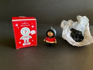 Hallmark Mystery Ornament "Queen's Guard" 2013 w/Box - Picture 1 of 7