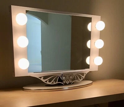  VANITY GIRL HOLLYWOOD STARLET LIGHTED VANITY MIRROR  25" x 18" - Image 1 of 4