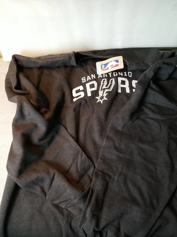SAN ANTONIO SPURS SWEATER -5XL - NWT Cover