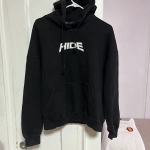 sudadera con capucha hide and search - Imagen 1 de 10