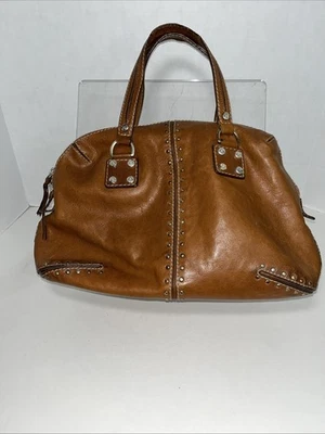 MICHAEL KORS 复古富尔顿托特包干邑铆钉皮革手提包 — 第 1/4 张图片