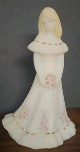 Vintage Fenton Brautjungfer Elfenbein Satin Glas handbemalt signiert 1266/2500 7" Figur - Bild 1 von 9